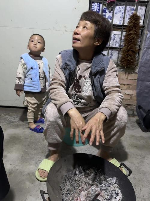2025澳门开奖结果查询和孙子比儿子大3岁与孙子比儿子大3岁好吗